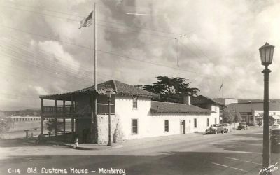 Early Postcard Image of the Custom House image. Click for full size.