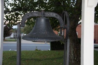 American Revolution Bicentennial Bell. Click for full size. American Revolution Bicentennial Bell image. Click for full size.
