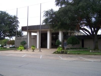 Corsicana Marker at 200 N. 12th Street image. Click for full size.