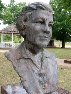 Laura Ingalls Wilder Bust image. Click for full size.