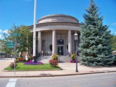 Rotunda building image. Click for full size.