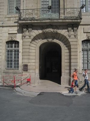 Hôtel de Ville Marker image. Click for full size.