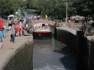 Action at the Fonserane Locks image. Click for full size.