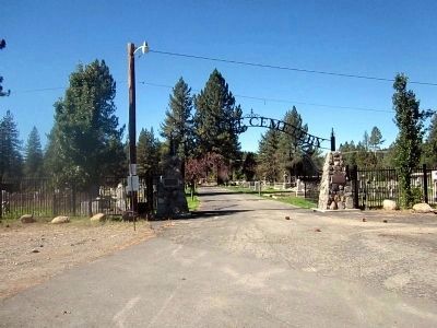 Sierra Mountain Cemetery and Marker image. Click for full size.