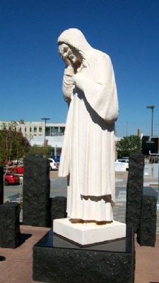 And Jesus Wept Statue image. Click for full size.