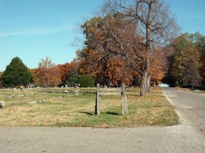 Looking North - - Oakland Cemetery Sign image. Click for full size.