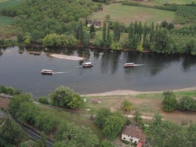 Les Gabares on the Dordogne River image. Click for full size.
