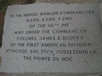 Pointe du Hoc Marker, English inscription image. Click for full size.