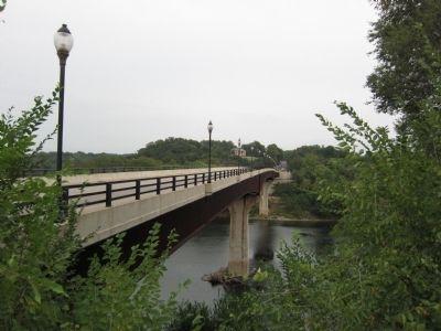 Looking over the Rumsey Bridge at Ferry Hill image. Click for full size.