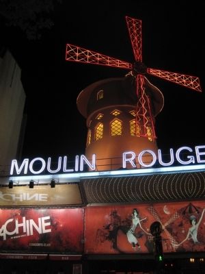 Le Moulin-Rouge at night image. Click for full size.