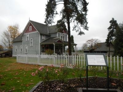 Historic Stewart Farmhouse Marker and Victorian Farmhouse image. Click for full size.