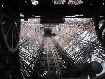 Elevator track on the Eiffle Tower image. Click for full size.