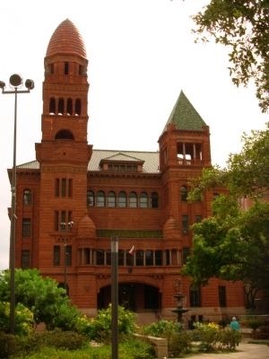 Bexar County Courthouse image. Click for full size.