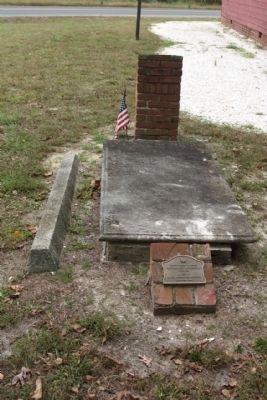 Nathaniel Mitchell Gravestone image. Click for full size.