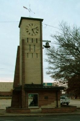 Courthouse Clock Memorial Tower image. Click for full size.
