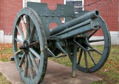 German WWI Cannon near War Memorial image. Click for full size.