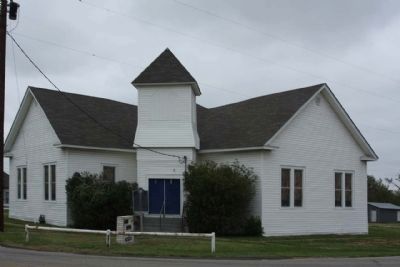 Barry Baptist Church and Marker image. Click for full size.