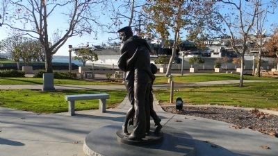 The "Homecoming" statue</b> - on the Embarcadero, south of the USS Aircraft Carrier Memorial" image. Click for full size.
