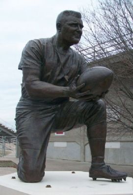 Statue of Walter "Kayo" Emmot image. Click for full size.
