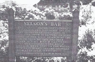 An earlier Nelson's Bar marker erected by the E Clampus Vitus Pair-O-Dice Chapter image. Click for full size.
