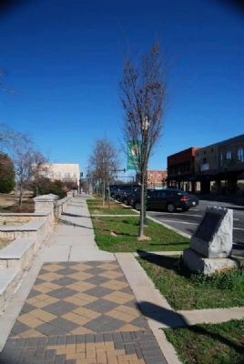 Hart County World War I Memorial<br>and Line of Trees Mentioned image. Click for full size.