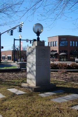 Veterans of All Wars Monument image. Click for full size.