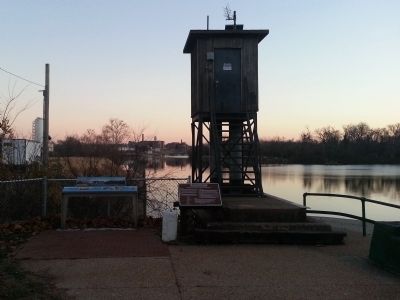 City Locks River Gauge. Click for full size. City Locks River Gauge image. Click for full size.