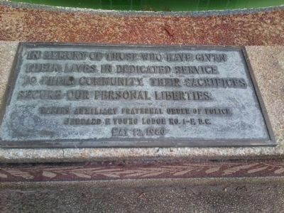 Plaque on the fountain at the DC Area Police Memorial, 1984 image. Click for full size.