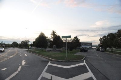Marker as seen facing south. image. Click for full size.
