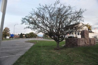 Marker as seen facing north. image. Click for full size.