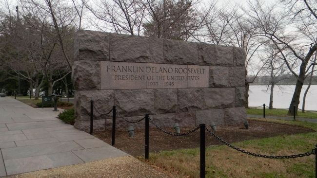 The southeast entrance to the Franklin Delano Roosevelt Memorial - image. Click for full size.