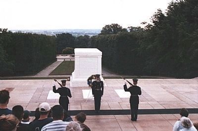 Tomb of the Unknowns, changing of the guard image. Click for full size.