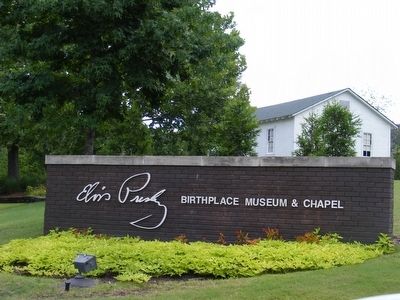 Elvis Presley Birthplace and Memorial Chapel image. Click for full size.