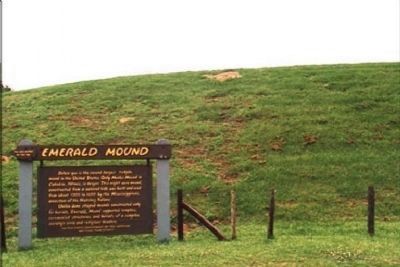 Emerald Mound Marker image. Click for full size.