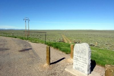 Road heading west to the Platte River crossing. Click for full size. Road heading west to the Platte River crossing image. Click for full size.