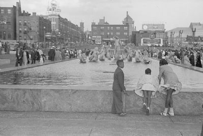 Fountain in front of Union Station, St. Louis, Missouri image. Click for full size.