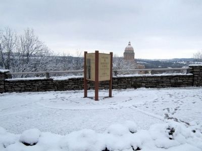 Kentucky's Capitol and Capital Kiosk. Click for full size. Kentucky's Capitol and Capital Kiosk image. Click for full size.