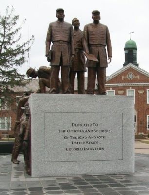 Soldiers' Memorial Plaza image. Click for full size.