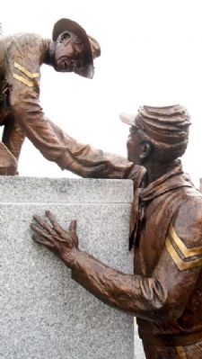 Soldiers' Memorial Plaza Statue image. Click for full size.