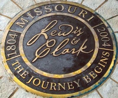 Missouri Lewis & Clark Bicentennial Commission Emblem image. Click for full size.