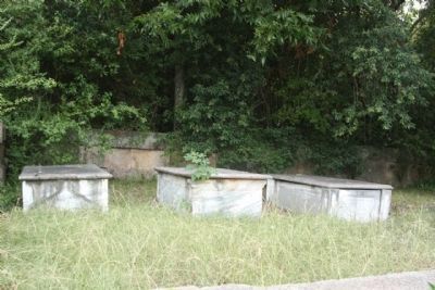 Lamar Family Cemetery image. Click for full size.