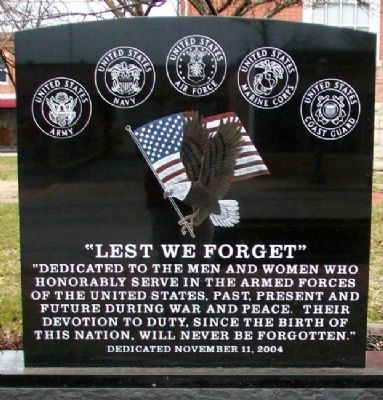 Veterans Memorial (front) image. Click for full size.