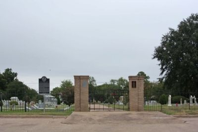 Corsicana Hebrew Cemetery and Marker image. Click for full size.