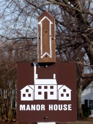Manor House sign image. Click for full size.