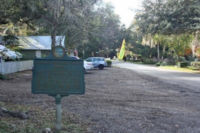 Harriet Beecher Stowe Home Marker, looking east image. Click for full size.
