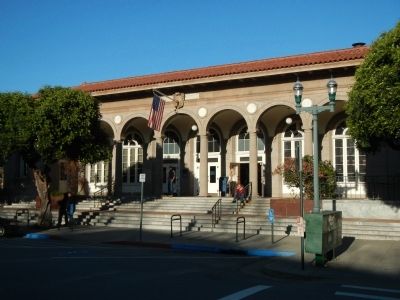 Santa Cruz Main Post Office image. Click for full size.