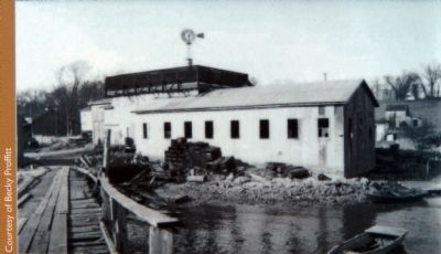 Leonardtown Wharf 1900 image. Click for full size.