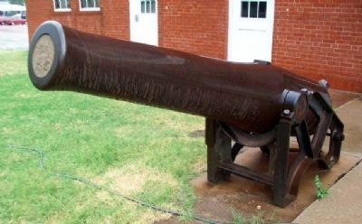 Kingman Memorial Armory Cannon. Click for full size. Kingman Memorial Armory Cannon image. Click for full size.
