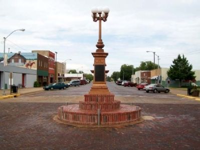The Ole Harper Fountain and Marker image. Click for full size.