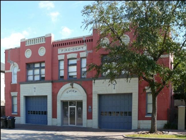 Houston Fire Station No. 7 image. Click for full size.